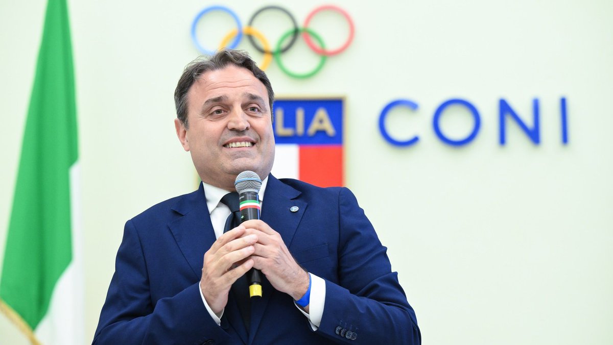 “Le libertà al Fischietto”: a Santa Maria Capua Vetere un convegno sul ruolo dell’arbitro nella lotta contro le discriminazioni. Leggi la news: aia-figc.it/news/le-libert… #arbitri #AIA #calcio #sport