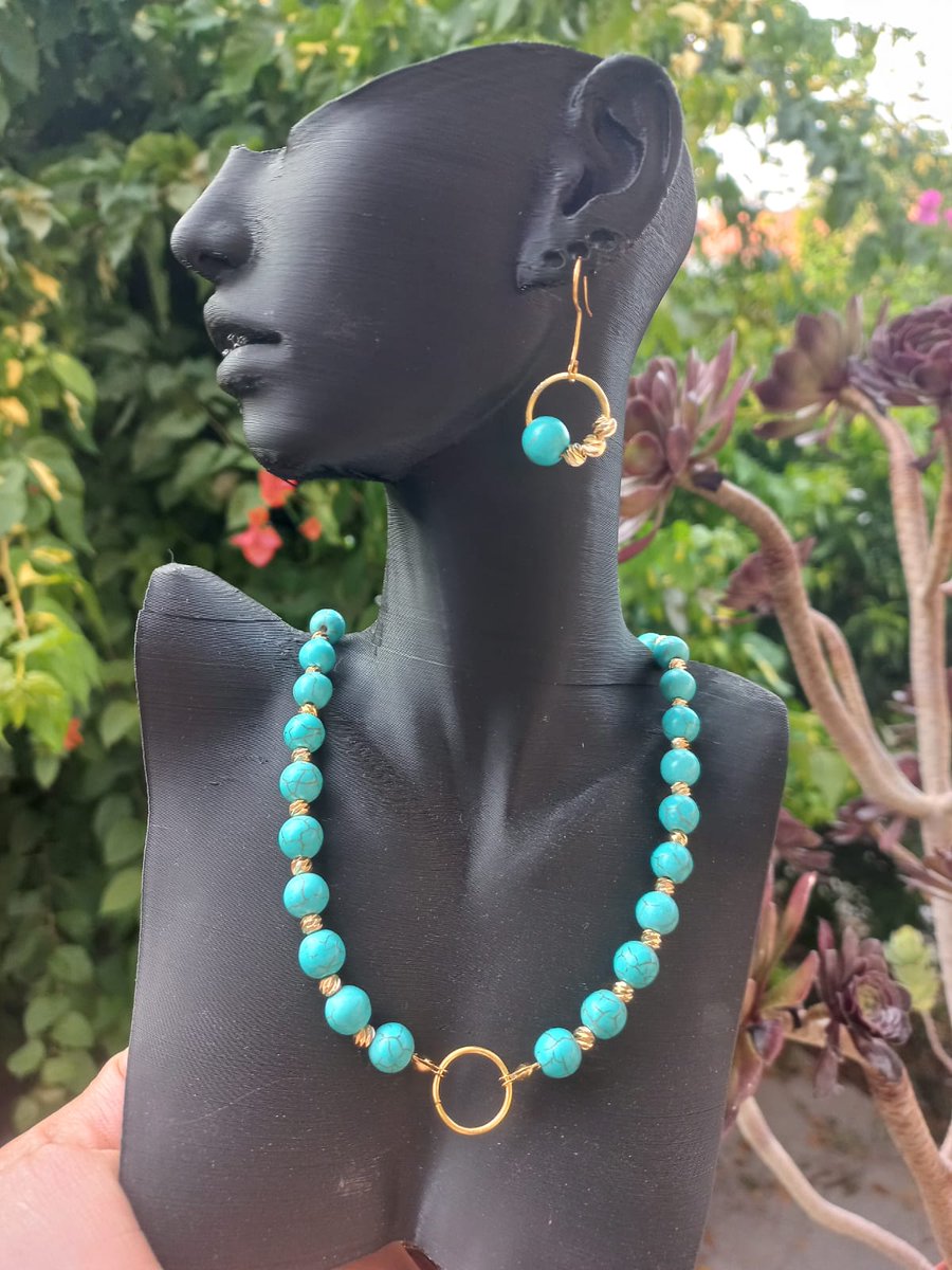 Yazın gelmesiyle birlikte daldığımız maviliklerle dolu küpe ve kolye takımımız 300 TL ✨️💖 
profilimdeki shopier hesabından veya @cigdemce__tasarim instagram hesabından mesaj atarak sipariş oluşturabilirsiniiiz 🥰
.
.
.

#bileklik #takı #hediyelik #elişi #küpe #yaz #deniz #mavi