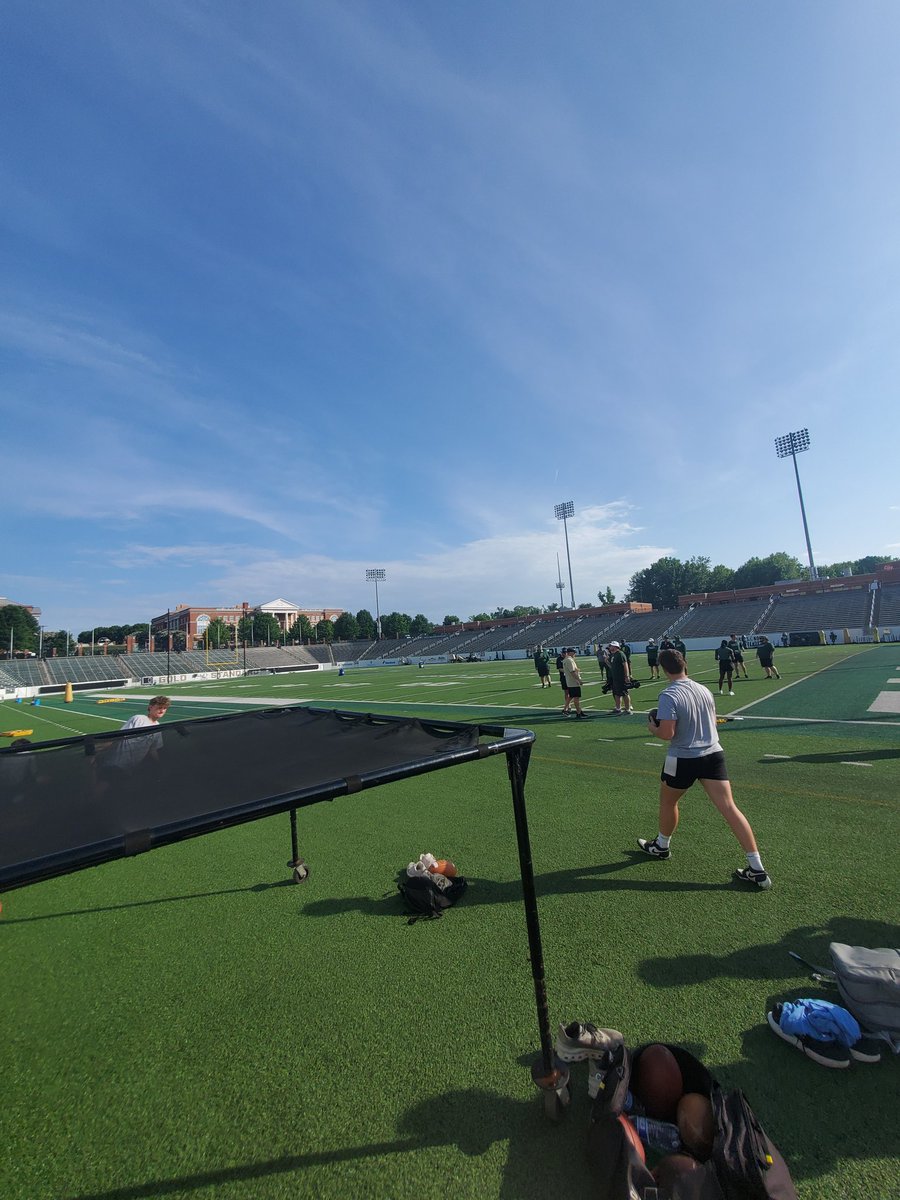WilliamFieldss's tweet image. Great camp at UNCC this morning. Finished top 3 in the final competition. Awesome meeting @CoachOrrock and the rest of the staff. Cant wait to ge back on campus💪

@BillLiedy @DrStevenWright @CoachDrew__