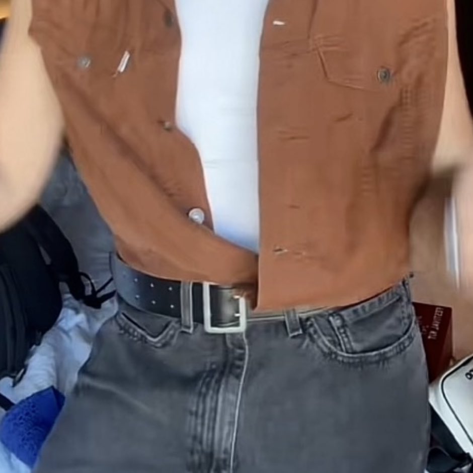 @ juanjobona alias jotero nunca te he pedido nada (mentira) súbenos este outfit entero en fotos por favor te lo pido
