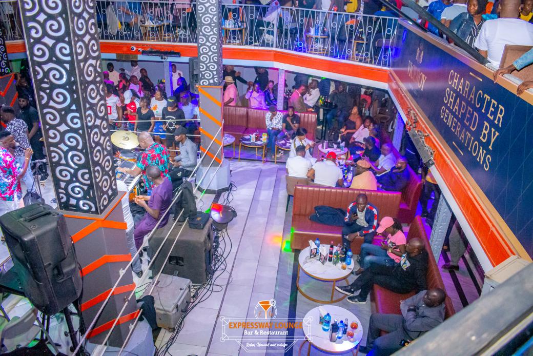 lawrencekitema's tweet photo. Expressway Lounge should be your next stop for entertainment! Business is never as usual. #LuoNight was π₯π₯π₯π₯ last night. Prince Indah brought the house to a standstill. Thank you for coming through. Stay tuned for the next line-up. Cheers π₯ https://t.co/E1UwkaCQf6