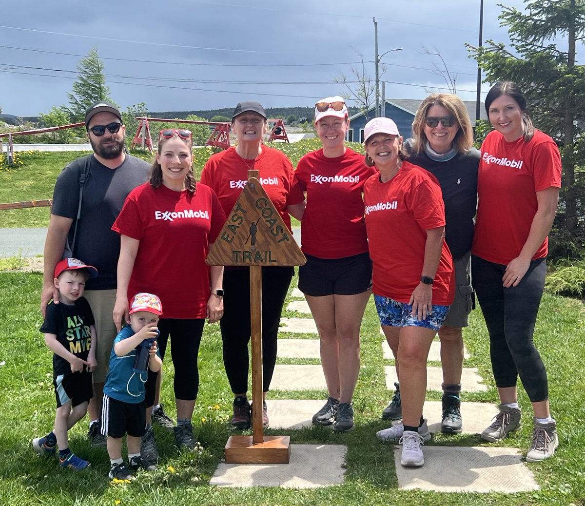 exxonmobilcan's tweet photo. Team ExxonMobil Canada hit the trails today in support of the @EastCoastTrail, contributing $16,975 to the annual Trail Raiser through a corporate donation and team fundraising efforts. #ECTLove 🥾 https://t.co/Ok5xgwp9Vz