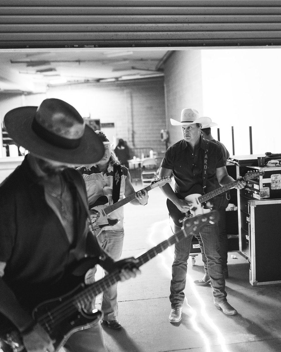 Jon Pardi tweet media