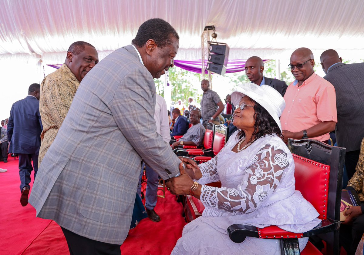 MusaliaMudavadi's tweet photo. Joined family, friends and mourners in Sabatia, Vihiga County to bid farewell to Mzee Evans Aggrey Luseno.

Celebrated as a trailblazer in the Kenyan corporate world, where he built a remarkable career at the British American Tobacco for over three decades, becoming one of the first African directors in a multinational company and uniquely serving in key leadership roles across marketing, personnel & public relations, and human resource.

Together with other key leaders he also co-founded and supported the Maragoli cultural festival, an enduring celebration for the people of Vihiga County.

A devout Quaker at the age of 88, his legacy of humility, faith, selfless service to humanity and support to the church continues to inspire.

Fare thee well Mzee Luseno.