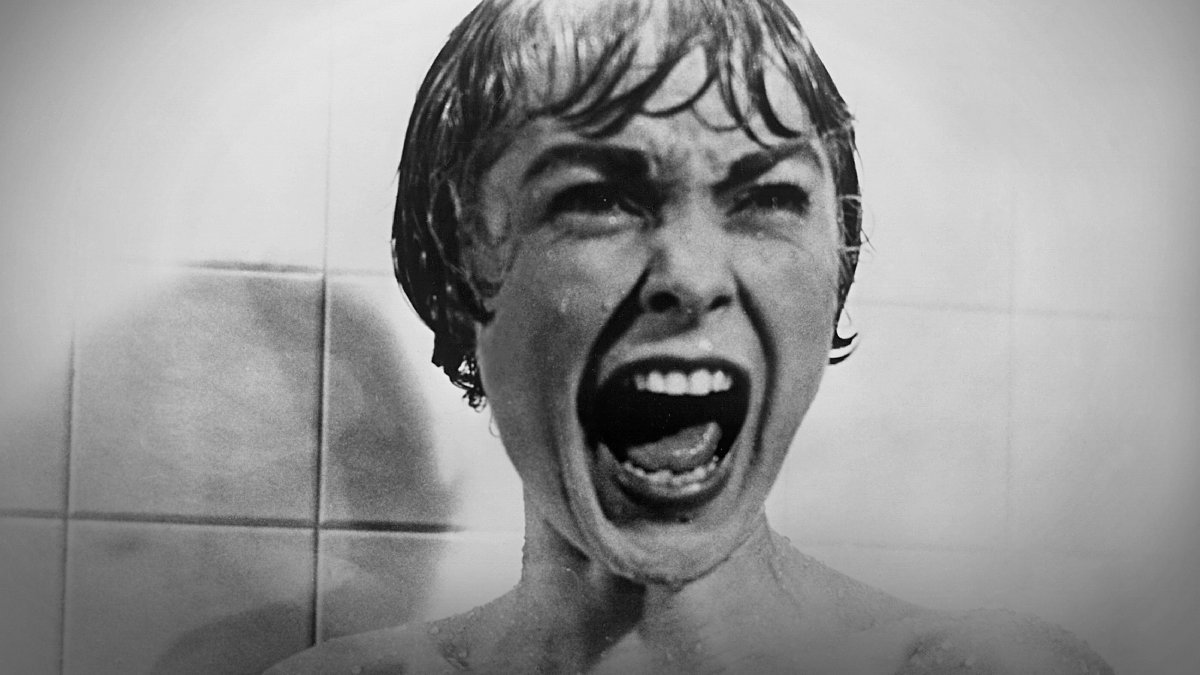 #ANDENG Sounds like the crowd are trying to play the music from the shower scene in "Psycho"