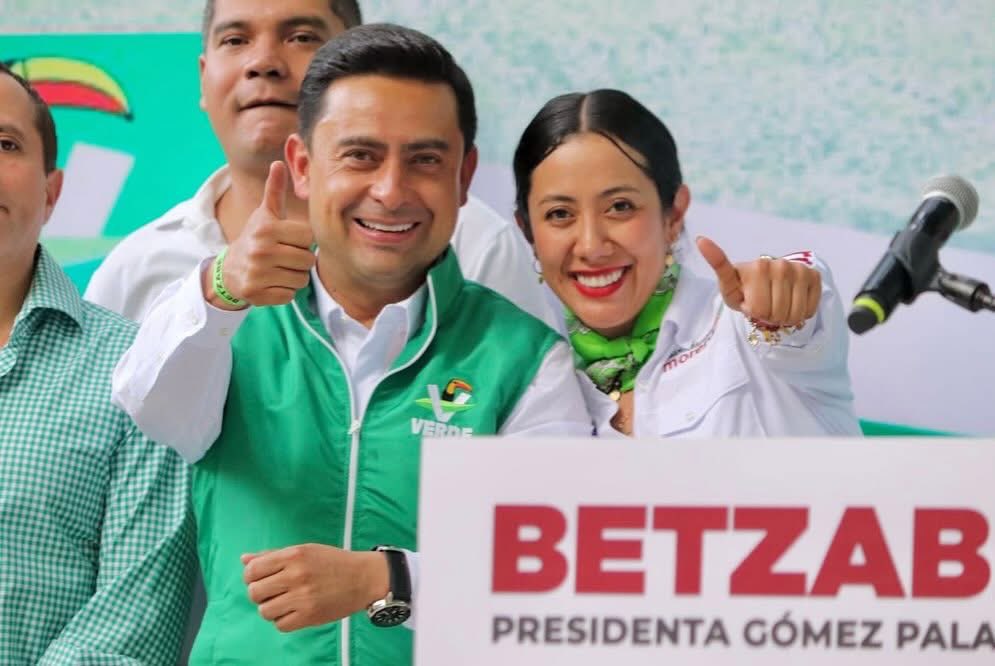 Betzabé Martínez Arango (@betzabemtza) on Twitter photo ¡Feliz cumpleaños, amigo <a href="/gerardo_vs/">Gerardo Villarreal</a>! Un honor caminar a tu lado en la lucha por las causas justas.
¡Que la vida te siga llenando de éxitos! 🎉
#BetzabéPresidenta ¡Feliz cumpleaños, amigo <a href="/gerardo_vs/">Gerardo Villarreal</a>! Un honor caminar a tu lado en la lucha por las causas justas.
¡Que la vida te siga llenando de éxitos! 🎉
#BetzabéPresidenta