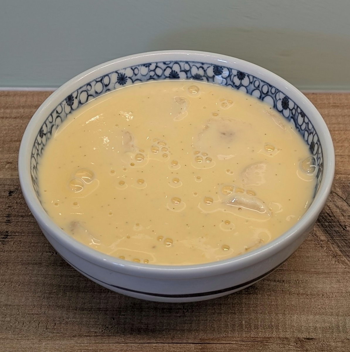 Rainy day homemade banana custard. (recipe from one of my first and favourite cookbooks - Nigel Slater's Real Fast Puddings) 🍌