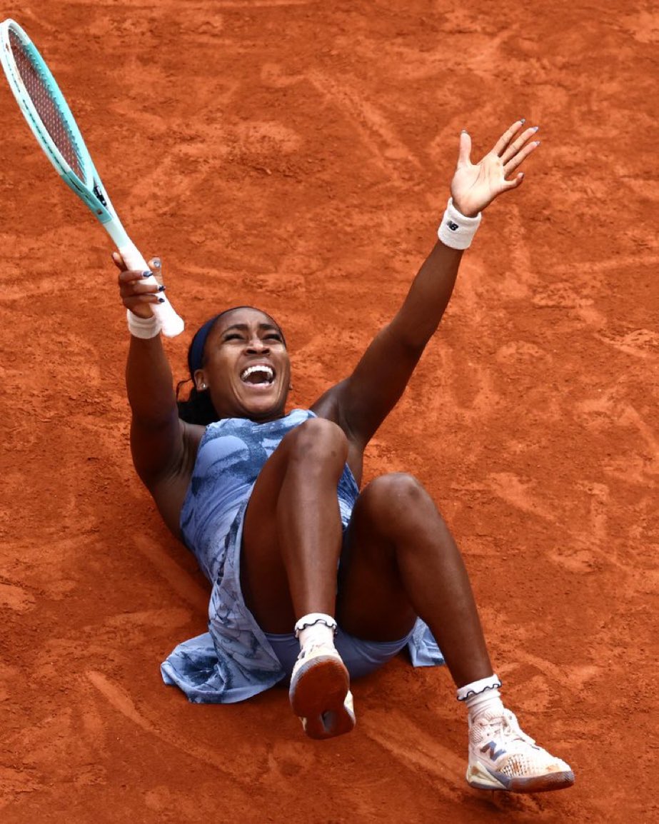 COCO GAUFF -PARIS SOUS MON DOS