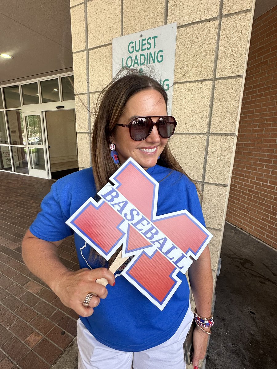 We are so thankful for ALL of our parents who volunteer to help out the team, but especially for MHS Baseball boosters President April Messerly, who has put in countless hours to make this season a memorable one for our players. ❤️💙￼