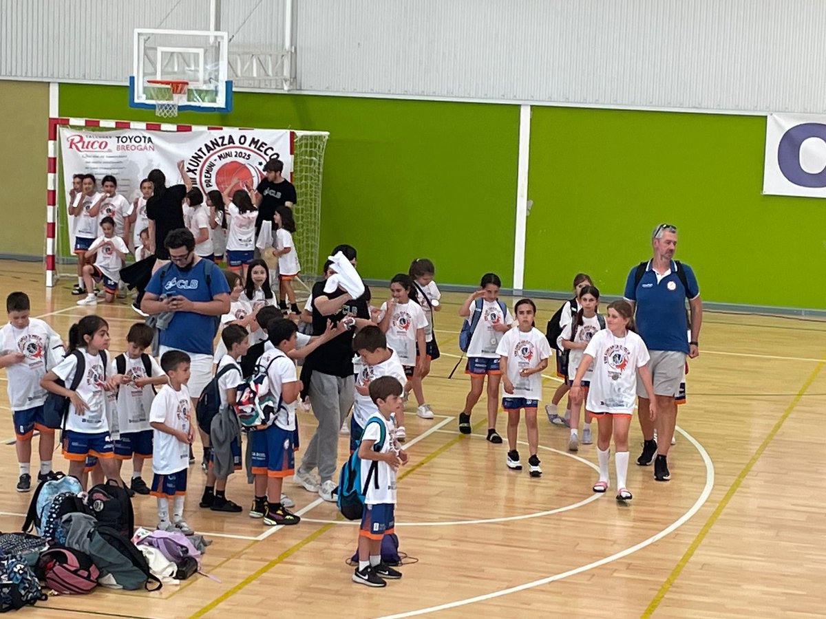 🏀🔵🟠 Nos llegan fotos del Torneo Premini organizado por Cb O Meco Rafonca en el que han participado nuestros equipos Premini. Una gran experiencia de final de temporada que no olvidarán. Gracias al Meco por invitarnos a participar. @fans destacados Sigaltec