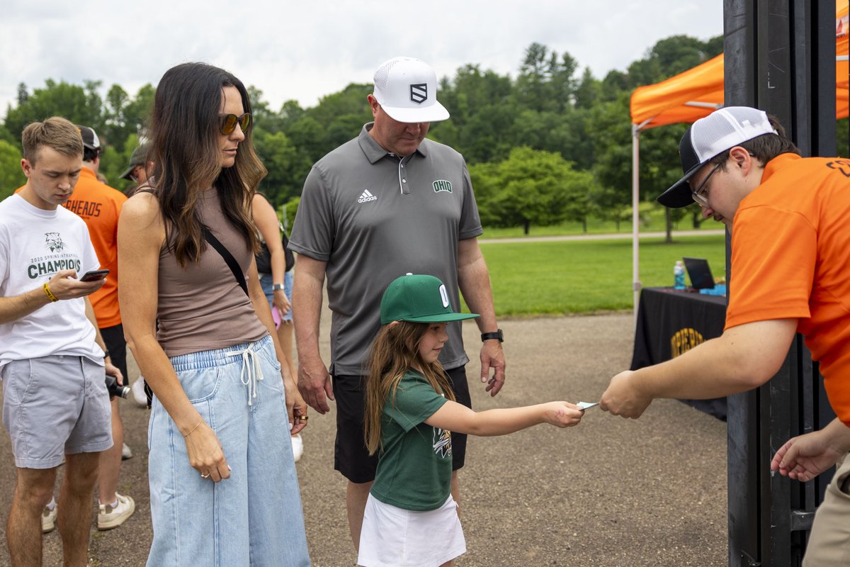 Ohio_Baseball's tweet image. Back out at Bob Wren 😺
Last night, Coach See & family came out to support the Copperheads in the team's first game of the summer!
#OUohyeah