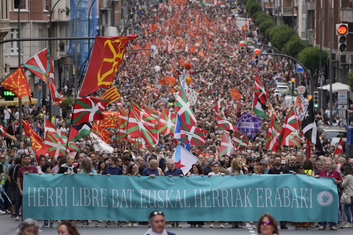 🖐🏼Herri libre bat.
Euskal Herriak erabaki.