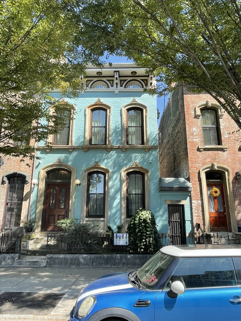 VicctorianChad's tweet photo. Will never recover from the fact that 1950s Cincinnati looked at neighborhoods like this and said:
“What if we demolished 75% of it for parking lots and warehouses?” 

Absolutely tasteless and demonic. https://t.co/b1DtLlYMr5