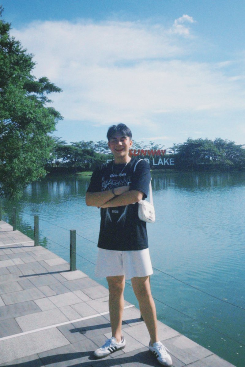 xiaohengg (@louis04091) on Twitter photo 