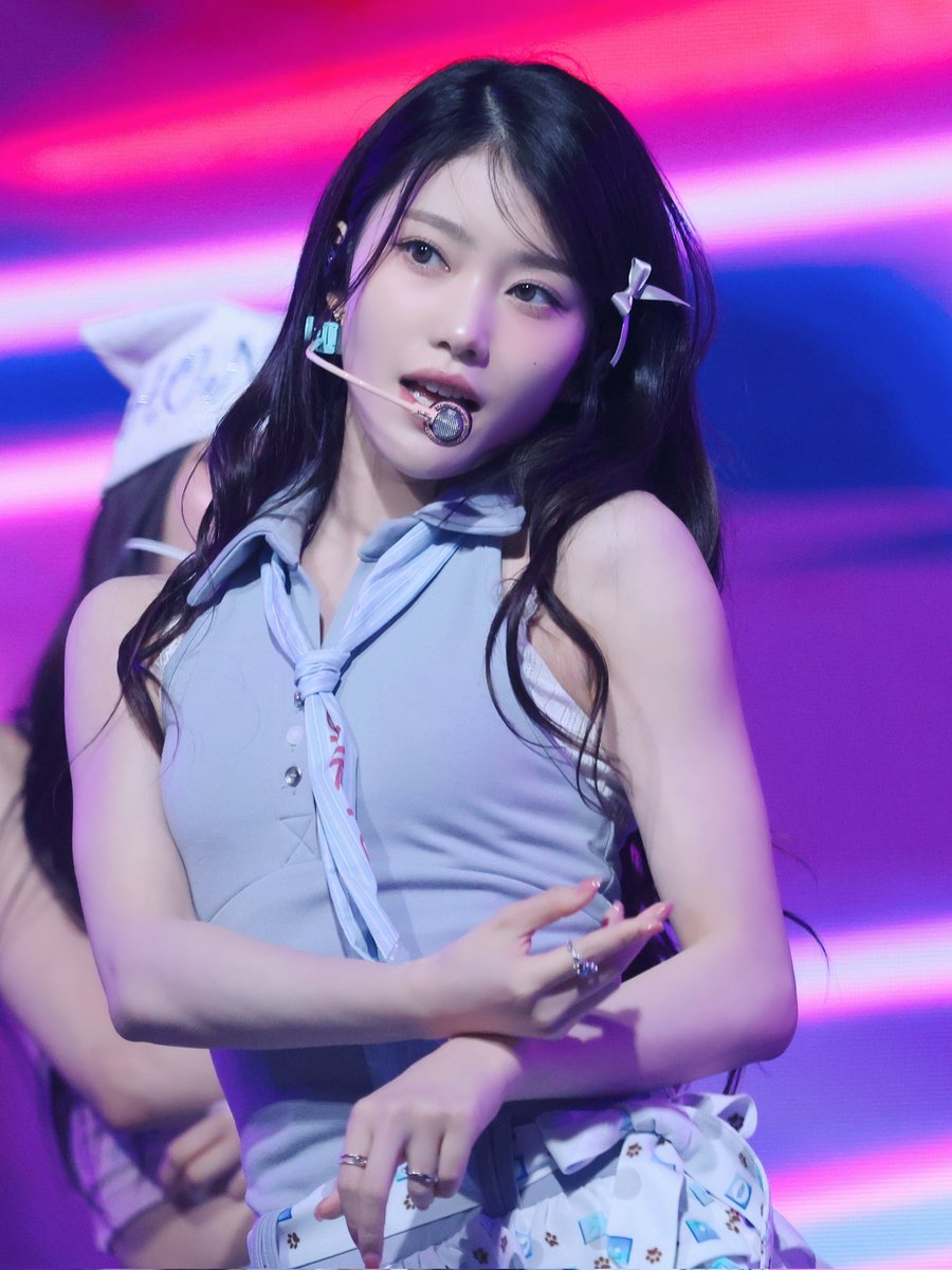 250607 영스트리트
진짜진짜 여신이에요!
#Kep1er #케플러 #ケプラー
#XIAOTING #샤오팅 #シャオティン