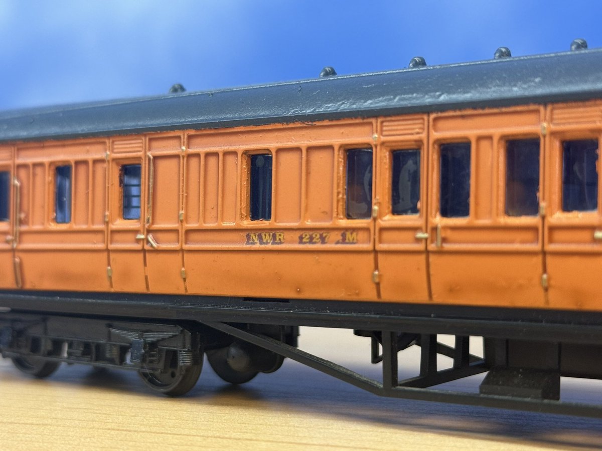 rwsnwr12's tweet image. RWS express coaches! I have to say I was inspired by @/desk_railwayman 's nwr coaches. so have done up a rake myself. running vids below