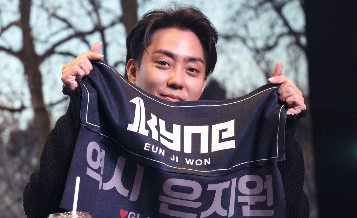 본업하는 은지원 너무너무 보고싶다
#원카인의힐러_은지원_생일축하해
#TODAY_IS_G1DAY
팬싸도 가고 한공간 G1 보구싶다