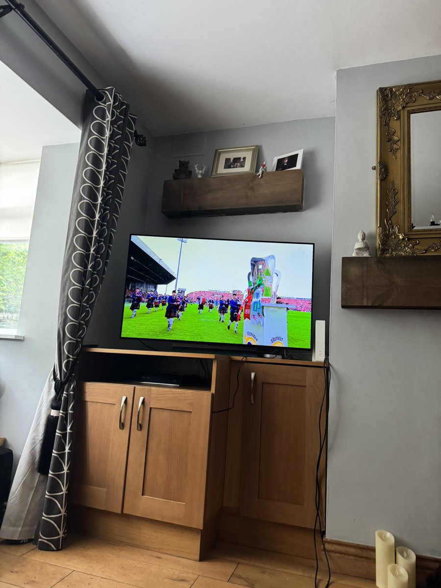 jayladd9876's tweet photo. Game of the gods .. drink of the gods …. Two titans about to clash … two tribes goin’ to war … #gaa #hurling . Best game in world bar none …. Wish I was there … #LIMVCORK … https://t.co/4KBx4qhH62