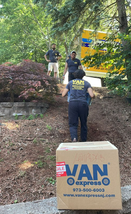 vanexpressnj's tweet image. Relocating within New Jersey or Texas? Our local moving experts deliver efficient, stress-free transitions with tailored support every step of the way. Discover how we make your next move effortless—visit our website

 vanexpressmoving.com/local-moving/

#LocalMoving #VanExpress