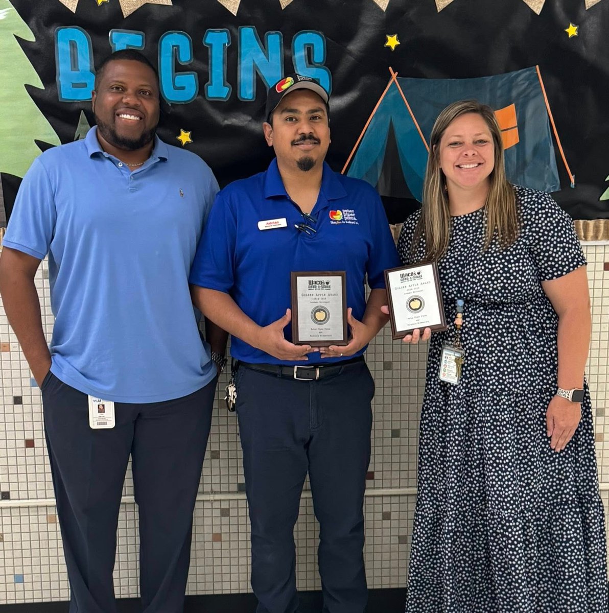 THANK YOU! Congratulations to Parkdale Elementary Adopt-A-School partners! Peter Piper Pizza received the Academic Enrichment Golden Apple Award for their generous support and ongoing commitment to our staff and students! 🍕🏆#WISDomWorksWonders