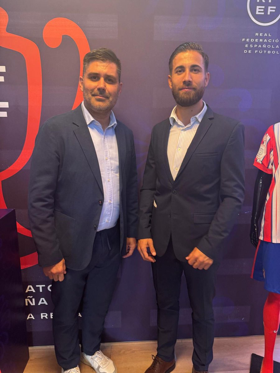 David Aganzo y Borja Díaz están en Huesca para asistir a la final de la Copa de la Reina que enfrenta al F.C. Barcelona y Atlético de Madrid.

Una día especial para disfrutar del fútbol y acompañar a sus protagonistas.⚽🤝