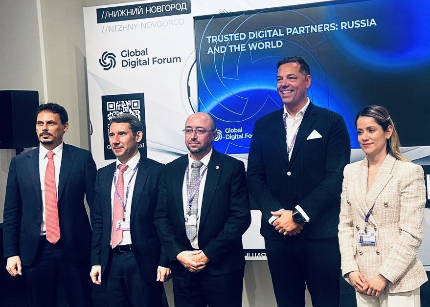 NextGenChain's tweet image. Agile Dynamics sees Technology Sovereignty not just as a geopolitical or economic challenge, but as a powerful opportunity to boost business competitiveness and innovation! 🚀💡 #TechSovereignty #BusinessInnovation #DigitalFuture