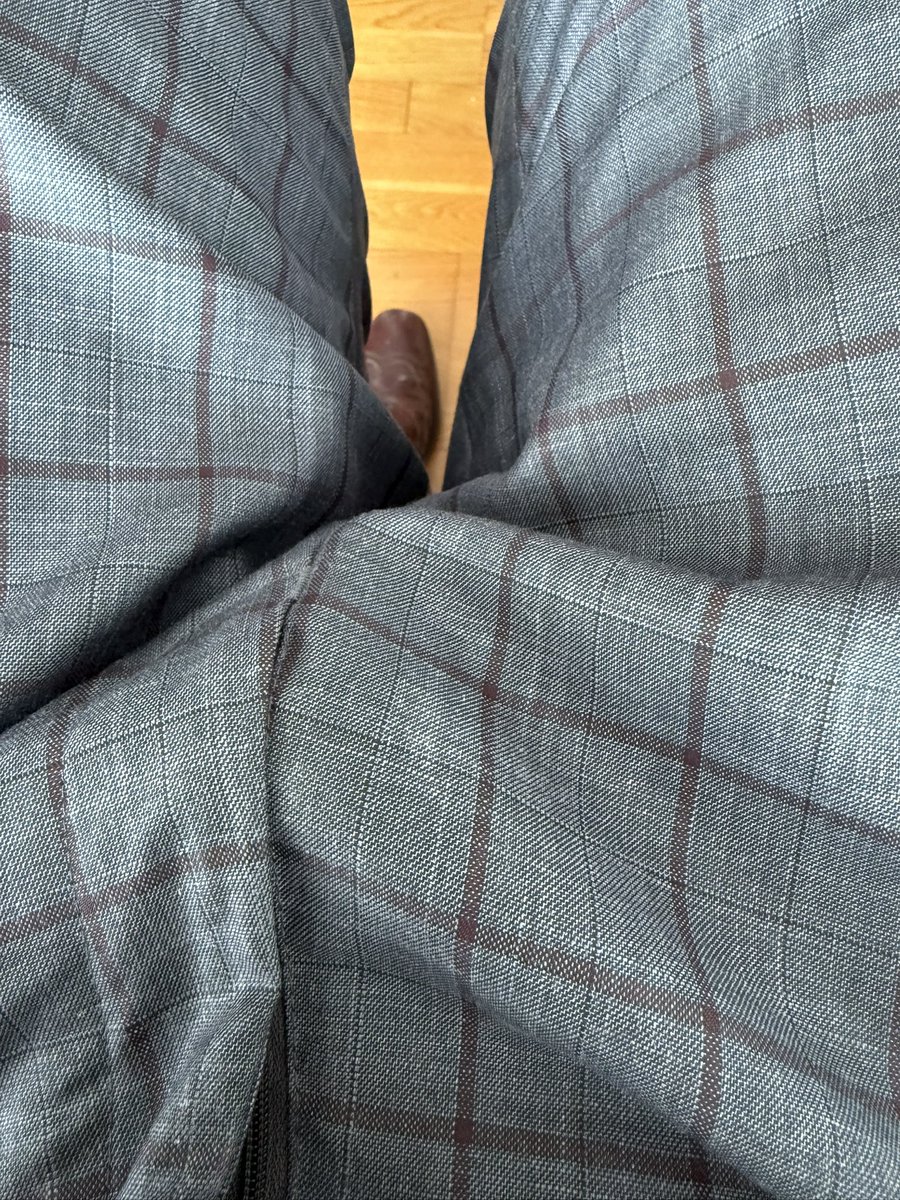 Finally ready to play. 
#abitloose#menatplay #gaysuit #menatplay #suitedgay #gaysuited #suitandtiegay #gaysuitandtie #sexibsuit #suitspirit #loosenedtie #loosen #hermestie #suitfetish #suitsandtiefetish #madaboutsuit