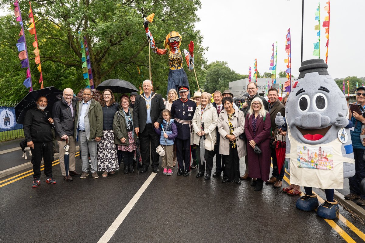 Z70 Photography (@z70photo) on Twitter photo It may have been a tiny bit wet on the People's Parade today but it didn't dampen anyone's carnival spirits, great to see everyone turn out along the route <a href="/stokeontrent100/">Stoke-on-Trent Centenary</a> #sot100 #Staffordshire #StokeOnTrent It may have been a tiny bit wet on the People's Parade today but it didn't dampen anyone's carnival spirits, great to see everyone turn out along the route <a href="/stokeontrent100/">Stoke-on-Trent Centenary</a> #sot100 #Staffordshire #StokeOnTrent