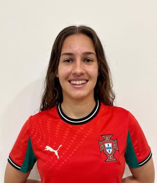 CabineSport's tweet photo. Surpresa: Neide Guedes 🇵🇹 marcou o golo decisivo que apurou Portugal para o Euro sub-19, 13 anos depois e apenas pela segunda vez na história, e agora ficou fora da lista de convocadas da selecionadora Marisa Gomes para a fase final 🤯 https://t.co/NEMxnbi7q3