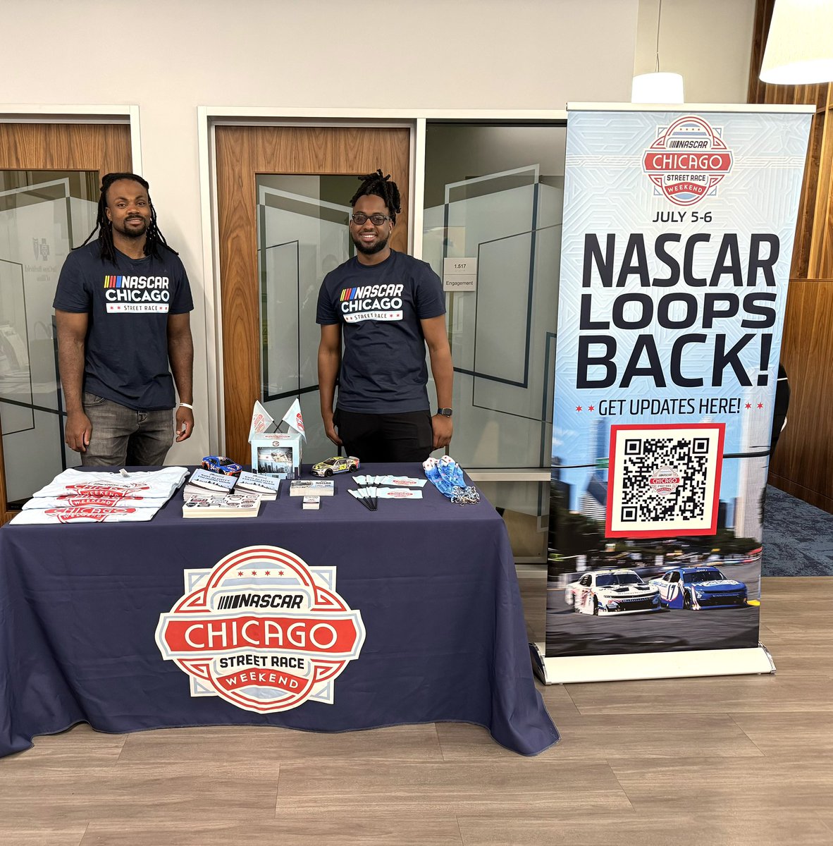 NASCARChicago's tweet photo. Weβre visiting the @BCBSIL Blue Door Neighborhood Center in Morgan Park! ππ
Today, the Center is hosting a menβs health event, offering health screenings at no cost plus a chance to try our #NASCARChicago racing simulator!
#DrivingAccess https://t.co/AYBu7eq59d