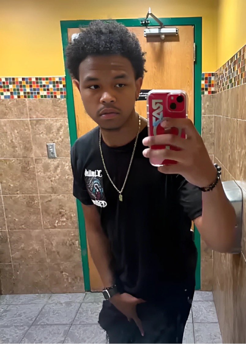 deethaagod's tweet image. grab this 🤫🖤