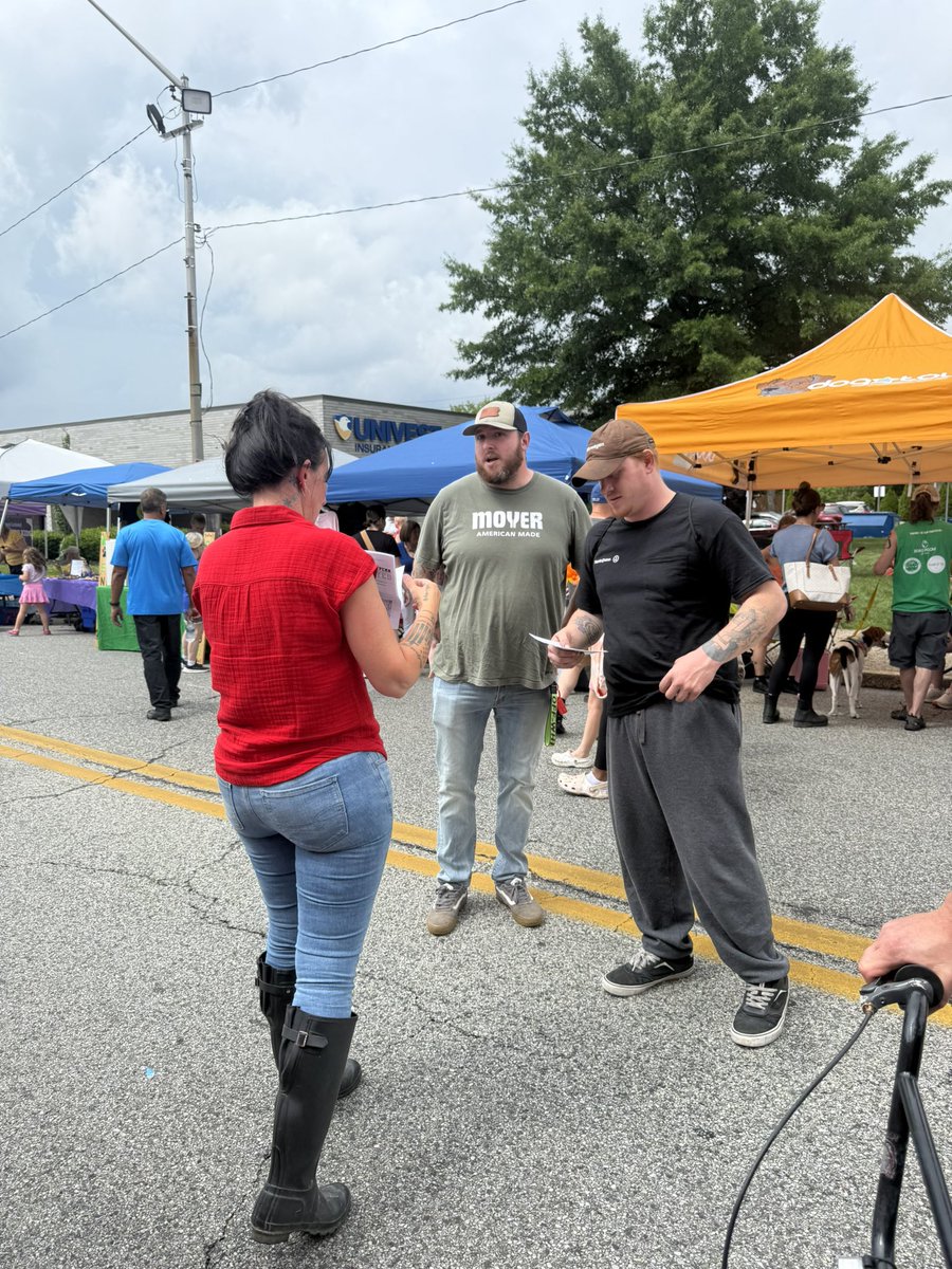 ✝️✨Wife and Mom to 15, 3 grandchildren+ (@nicolefreed7) on Twitter photo Final for the day at Landsdale Day in Montgomery County:
+3🔴
1⚪️➡️🔴
1 MIB
Countless status quo papers handed out. So many thumbs up, smiles and winks. A handful of negative comments but I wished them well with a smile. No negative zone with me!
<a href="/EarlyVoteAction/">Scott Presler's Early Vote Action</a> Final for the day at Landsdale Day in Montgomery County:
+3🔴
1⚪️➡️🔴
1 MIB
Countless status quo papers handed out. So many thumbs up, smiles and winks. A handful of negative comments but I wished them well with a smile. No negative zone with me!
<a href="/EarlyVoteAction/">Scott Presler's Early Vote Action</a>