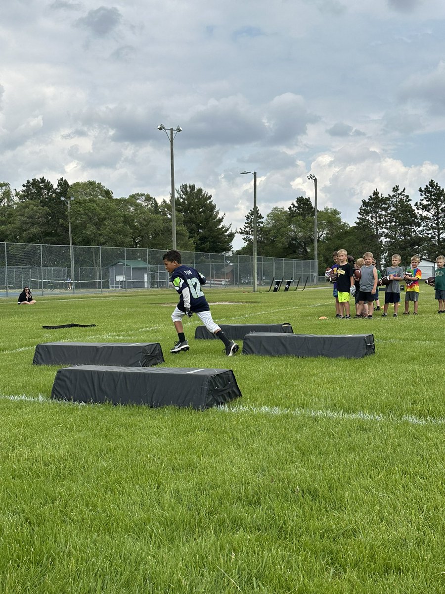 BSU Football youth camp down in the Lakes Area this afternoon was a blast! We’ll be back again next year. 

Go Beavs!

#GrindTheAxe 🦫🟢⚪️⚫️
