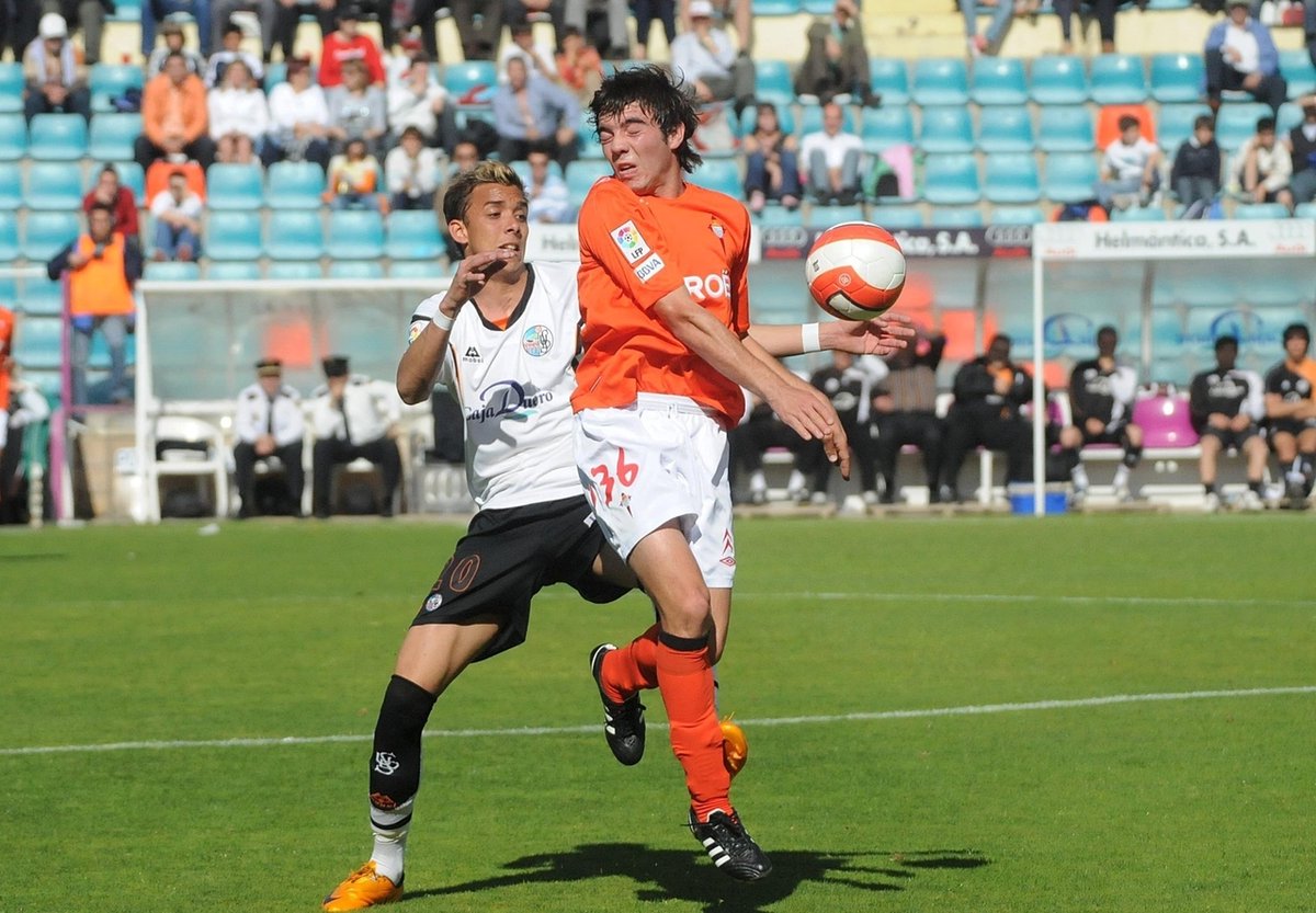 El primer partido de Iago Aspas «con los mayores», 7/6/2008 💙 <a href="/Alemengar/">Alejandro Menéndez</a> era el entrenador.

lavoz.gal/kl5wm2