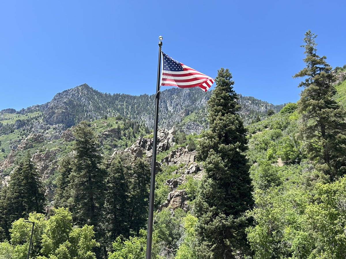 coach_schulze's tweet photo. 🇺🇸National Parks Tour 2025🇺🇸 
Day 8 - Stop #3 Timpanogos Cave NM
#visitAmerica #summer2025 https://t.co/3y7LjMW9PX
