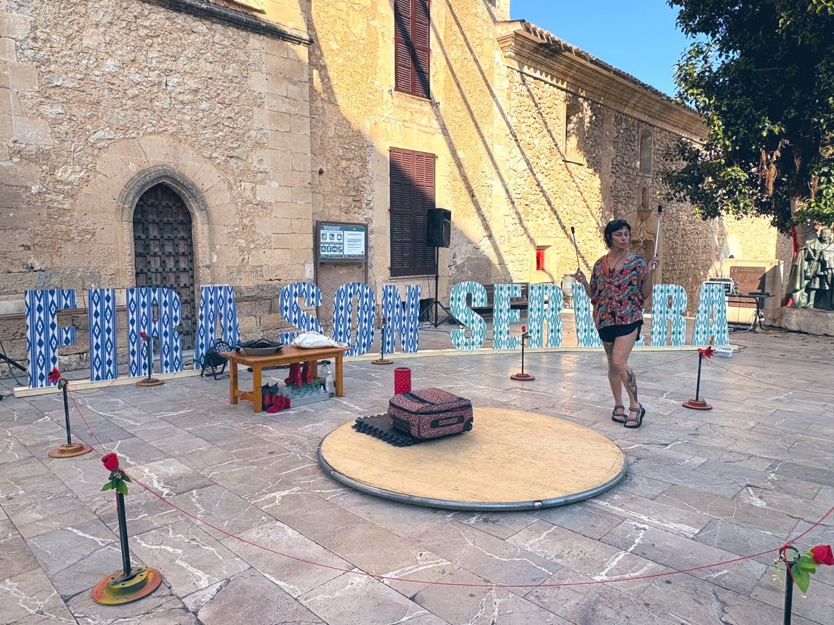 Omar Lamin /❤️ (@omarlamin) on Twitter photo Una nit màgica a Son Servera, celebrant la cultura i el talent local a la fira nocturna, plena d’art, música i vida als carrers.
Hem voltat i gaudir amb els i les companyes de <a href="/psoesonservera/">Socialistes Son Servera</a> 🥰 Una nit màgica a Son Servera, celebrant la cultura i el talent local a la fira nocturna, plena d’art, música i vida als carrers.
Hem voltat i gaudir amb els i les companyes de <a href="/psoesonservera/">Socialistes Son Servera</a> 🥰