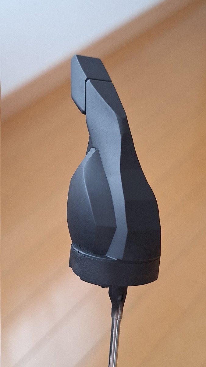 takezou2955's tweet image. モデラーあるある?かはわかりませんが...
プラモデルを趣味でやっている事が知れ渡ると、制作ををお願いされる事がある(今回は別で2件)。
って事で断れない自分は、やりたいオリジナル陸戦ガンダムを止めて、その内の1件のプラモを弄ってます。(色替えオーダー)