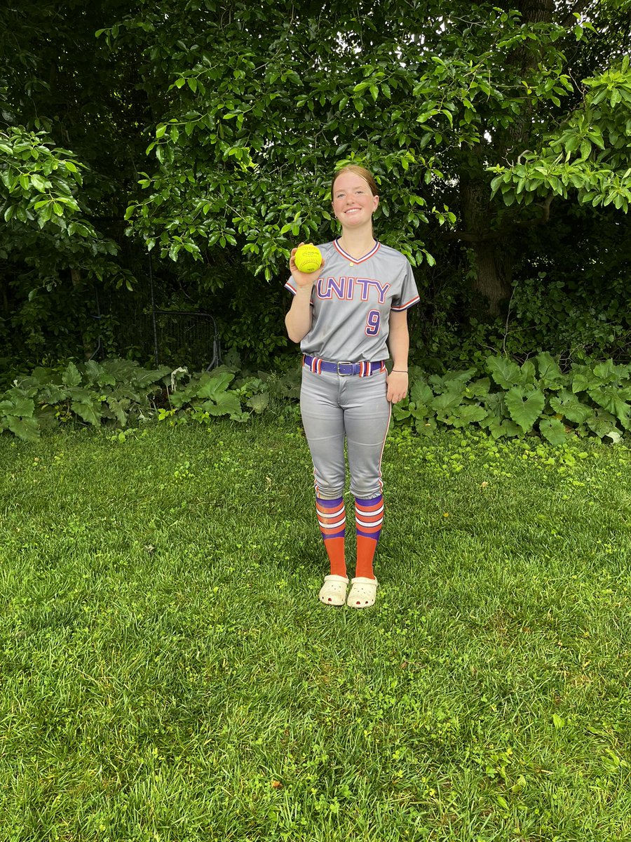 💣- Squad 🚨!!!!

Keeping up with an East Coast Showcase tradition, Anna Pilato goes yard in game 2!