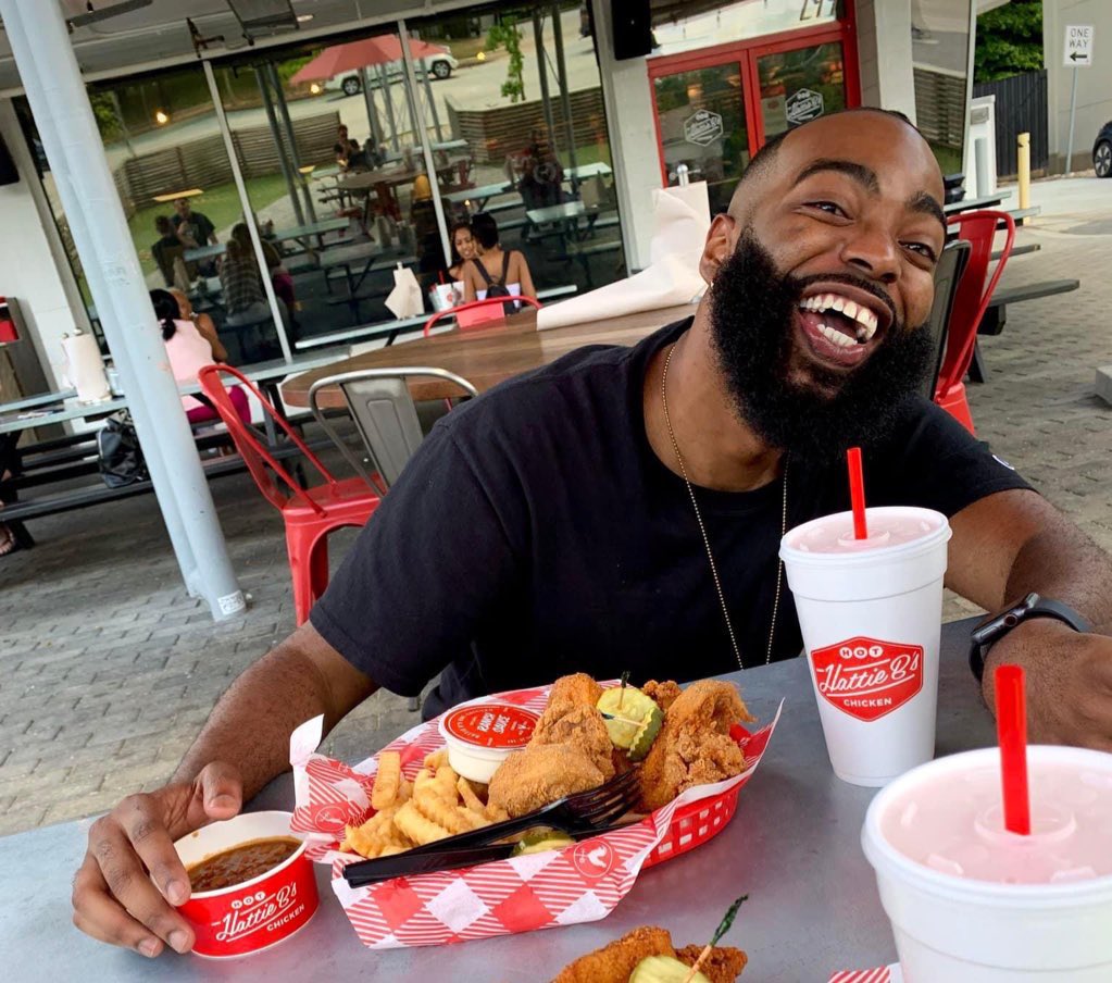 Direktè Radyo ak Sponsor tap fe event Festival Rap epi yo te bezwen #Wendyyy 🐜 vin jwe gratis... 😂 
" Nèg yo rayim bon mesye pks la anh sa vle di pou ti sa la " 😆😂🤣