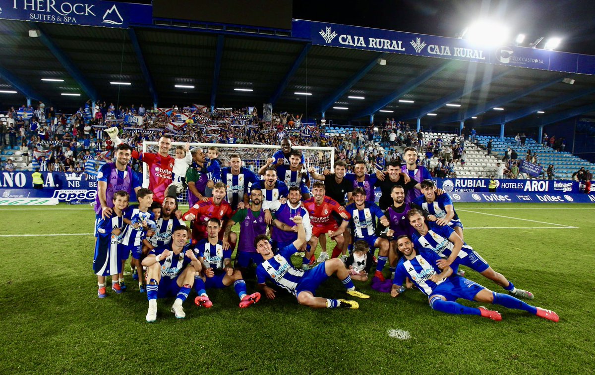 MasFutbolMARCA's tweet photo. 🎂🏴󠁧󠁢󠁳󠁣󠁴󠁿 Cumpleaños feliz de la Deportiva Ponferradina (@SDP_1922): remonta el 1-0 de Antequera (prórroga incluida) el día de su 103 aniversario y se mete en la final por el ascenso a @LaLiga2 https://t.co/g52Thmxr0n