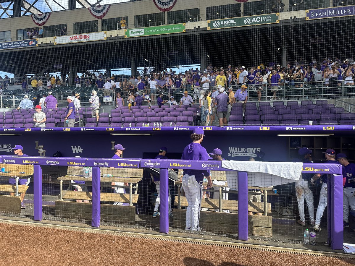 Harrison Vapnek (@harrisonvapnek) on Twitter photo FINAL
#LSU 16
West Virginia 9
The Tigers are one win away from the College World Series. <a href="/KALBSports/">KALB Sports</a> FINAL
#LSU 16
West Virginia 9
The Tigers are one win away from the College World Series. <a href="/KALBSports/">KALB Sports</a>