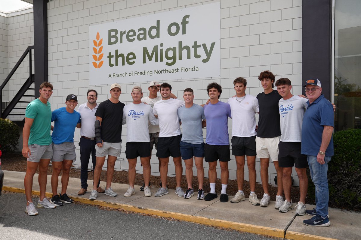Together, we can make a difference in the fight against hunger! Yesterday, my teammates and I worked withBread of the Mighty, helping provide meals to those in need. Every effort counts! <a href="/Fl_Victorious/">Florida Victorious</a> #FVFoundation breadofthemighty.org