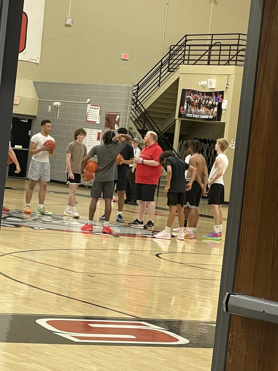 Day 1 in the books! Great group that got some good work in today at ST Roach Gymnasium! Building this program 🧱 by 🧱! #GoDawgs #WeArePLD
