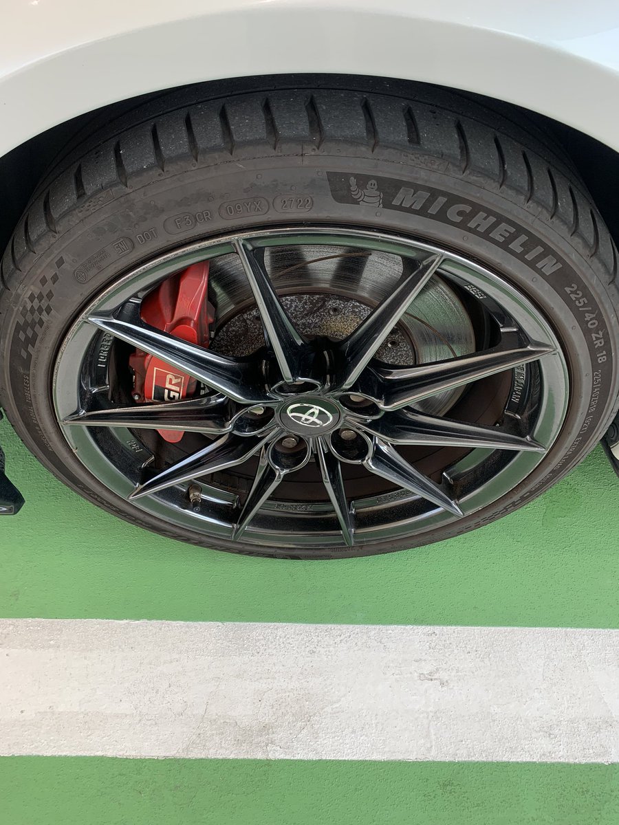 mini_cooper3232's tweet photo. ミニとかバイク手放したらなんとか
なるか。。 https://t.co/RofGyeSS04