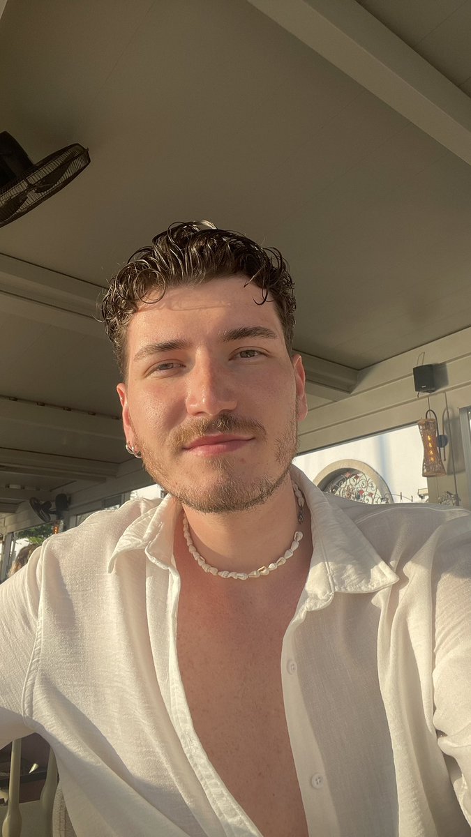 Çeşme de böyle bir yakışıklı gördüyseniz o benim 🤍