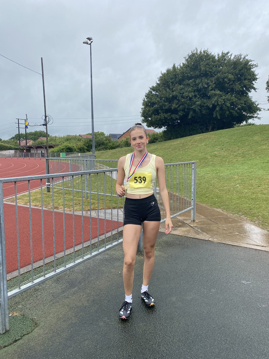 Tina Tarzey tweet media