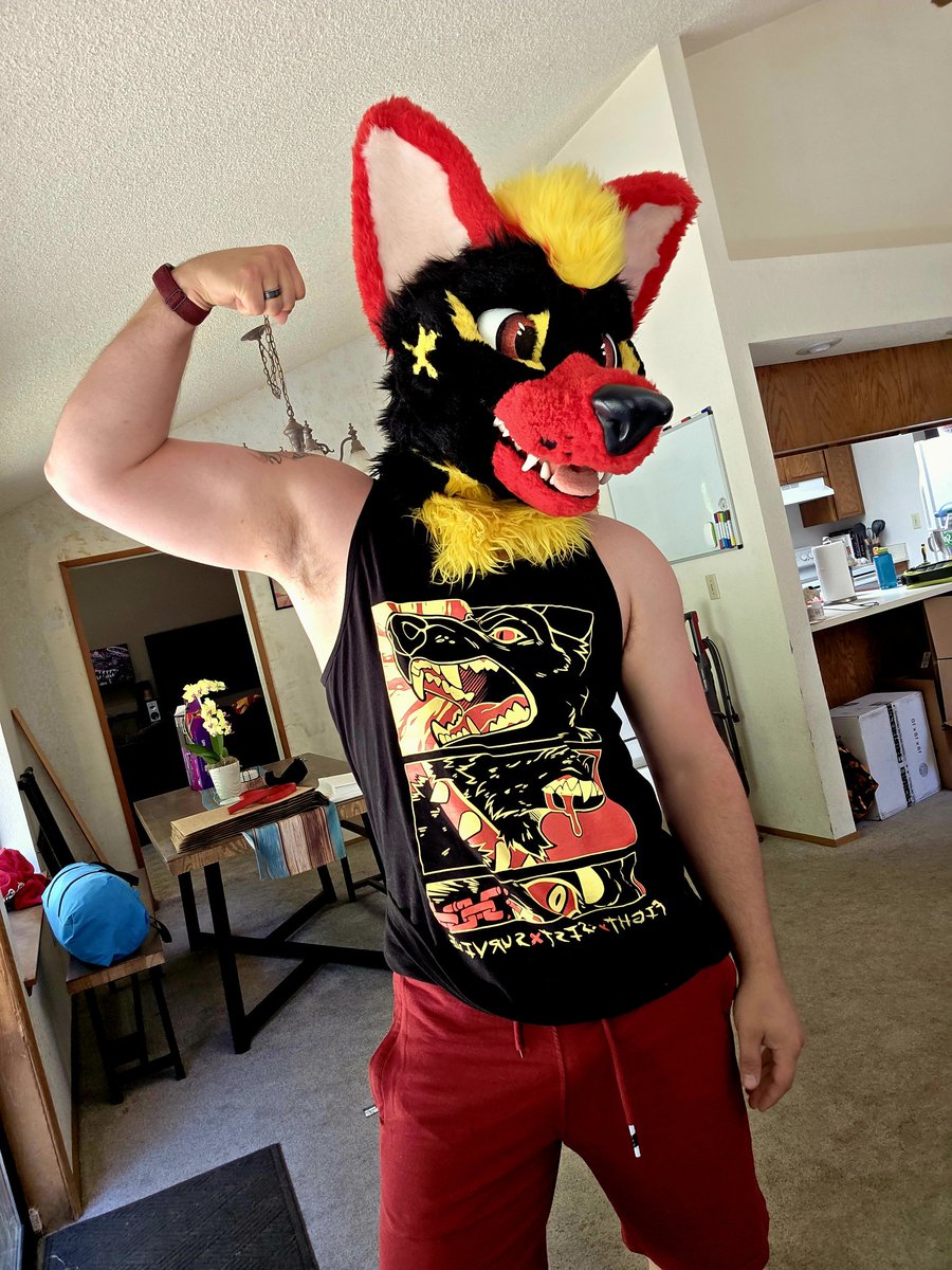 FIGHTxRESISTxSURVIVE
new tank from nomadcomplex.com