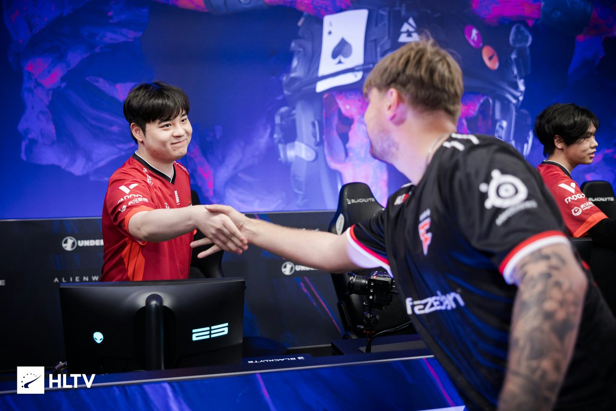 Too much cultural impact in one picture 🤩
<a href="/Jee1221XD/">Jeecs</a> <a href="/s1mpleO/">Sasha</a>