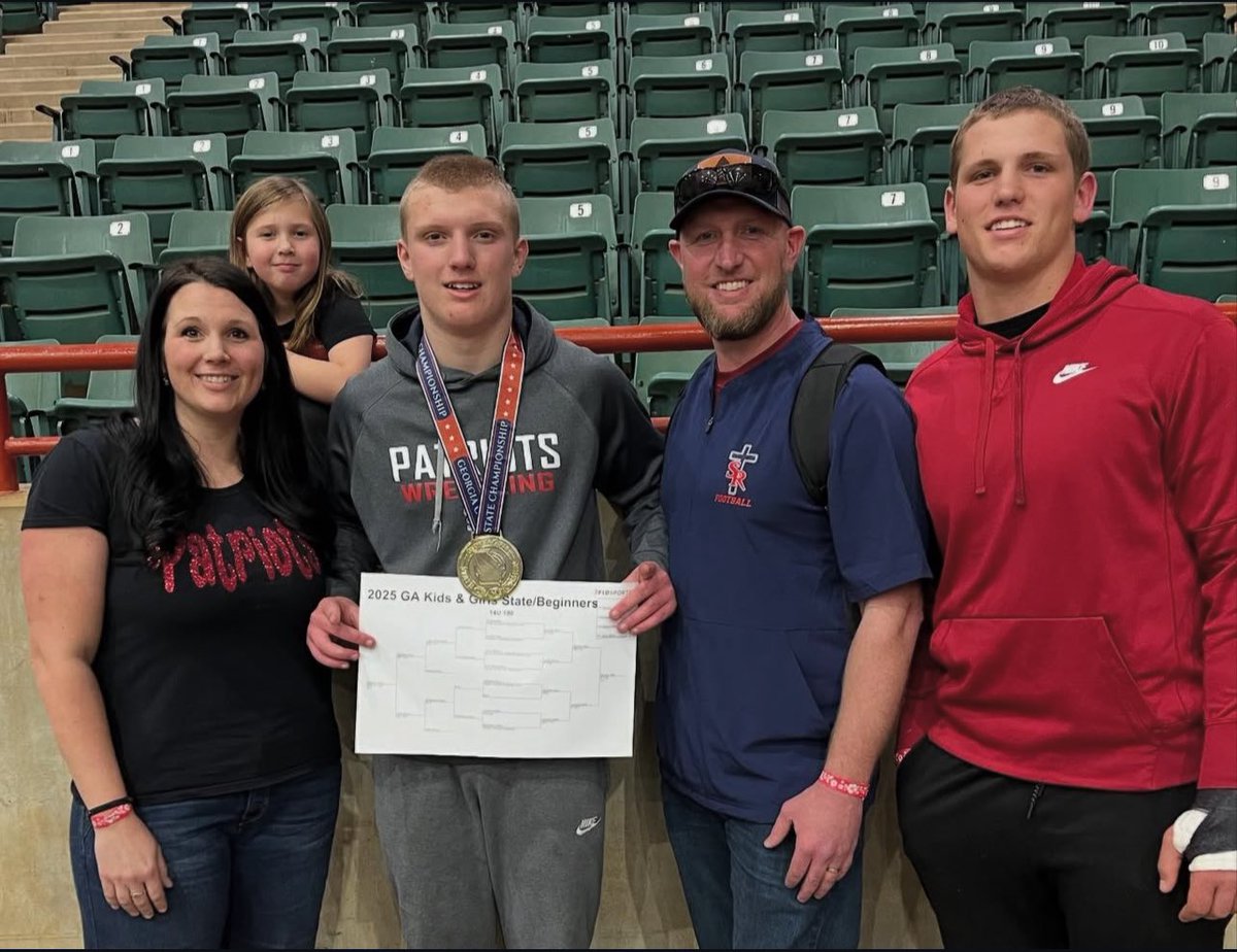 BryantHall1857's tweet photo. 1st place at State 🥇190lb weight class. https://t.co/Mh4oD0Zg8Z