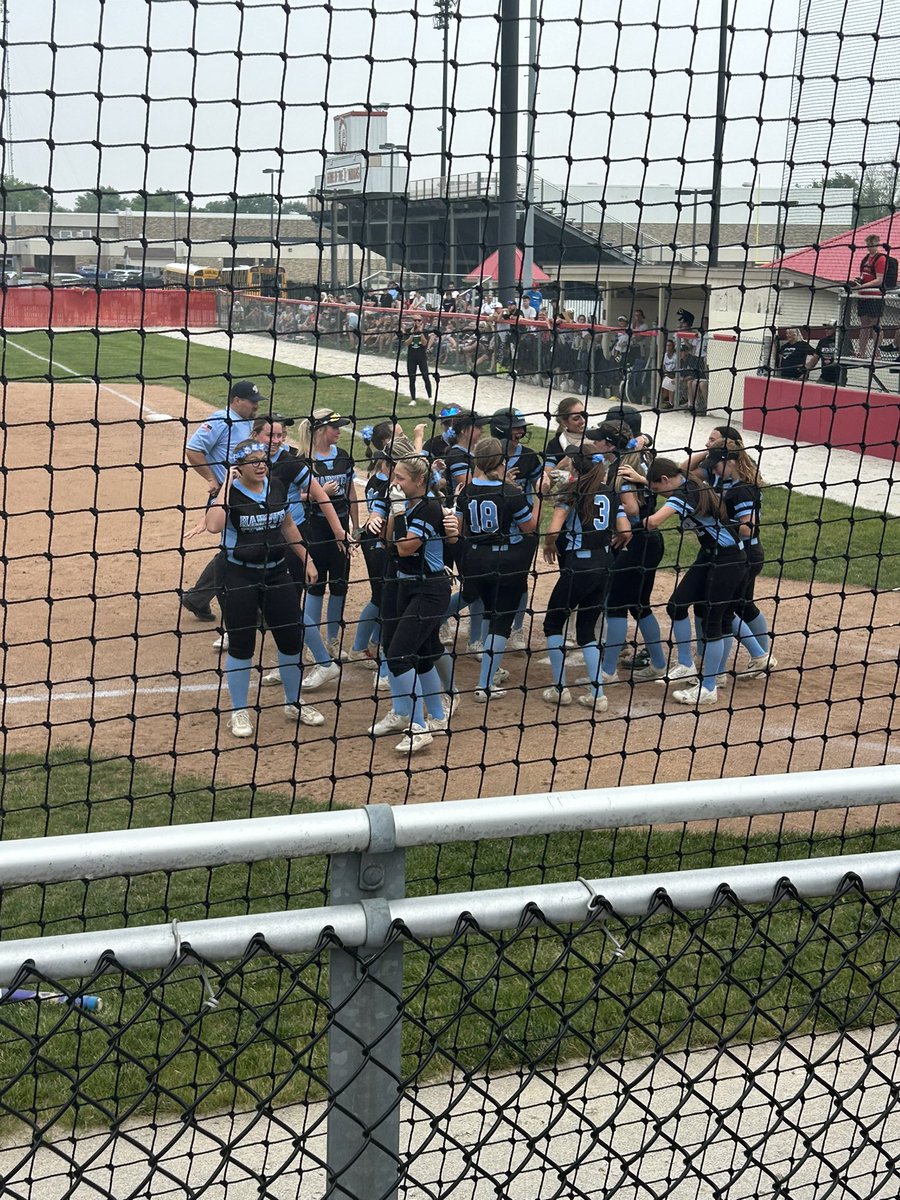 Jillian DeYoung with the SOLO HOME RUN!!! Ties the ball game!! 1-1